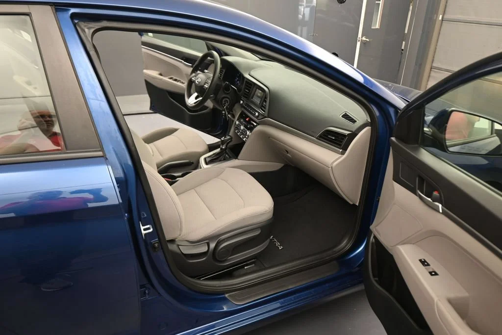 Used 2020 Blue Hyundai SE image 44