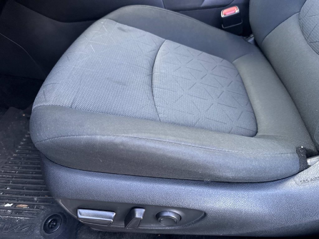 Used 2021  Toyota XLE image 25