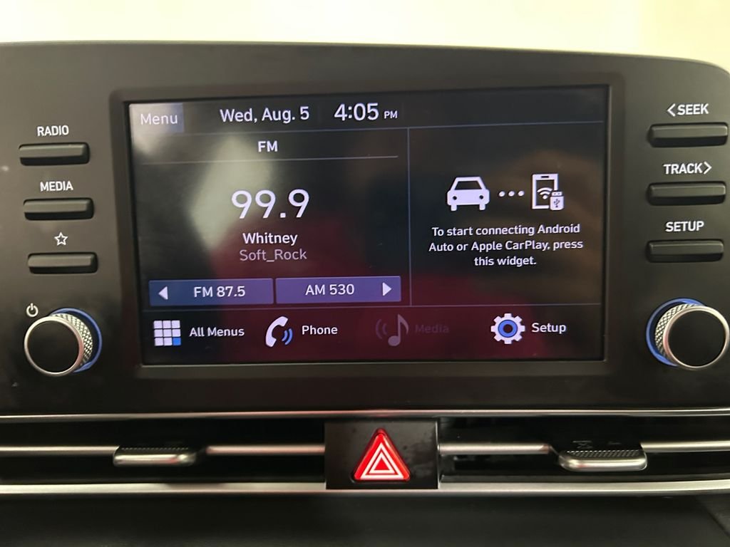 Used 2022 Gray Hyundai SE image 11