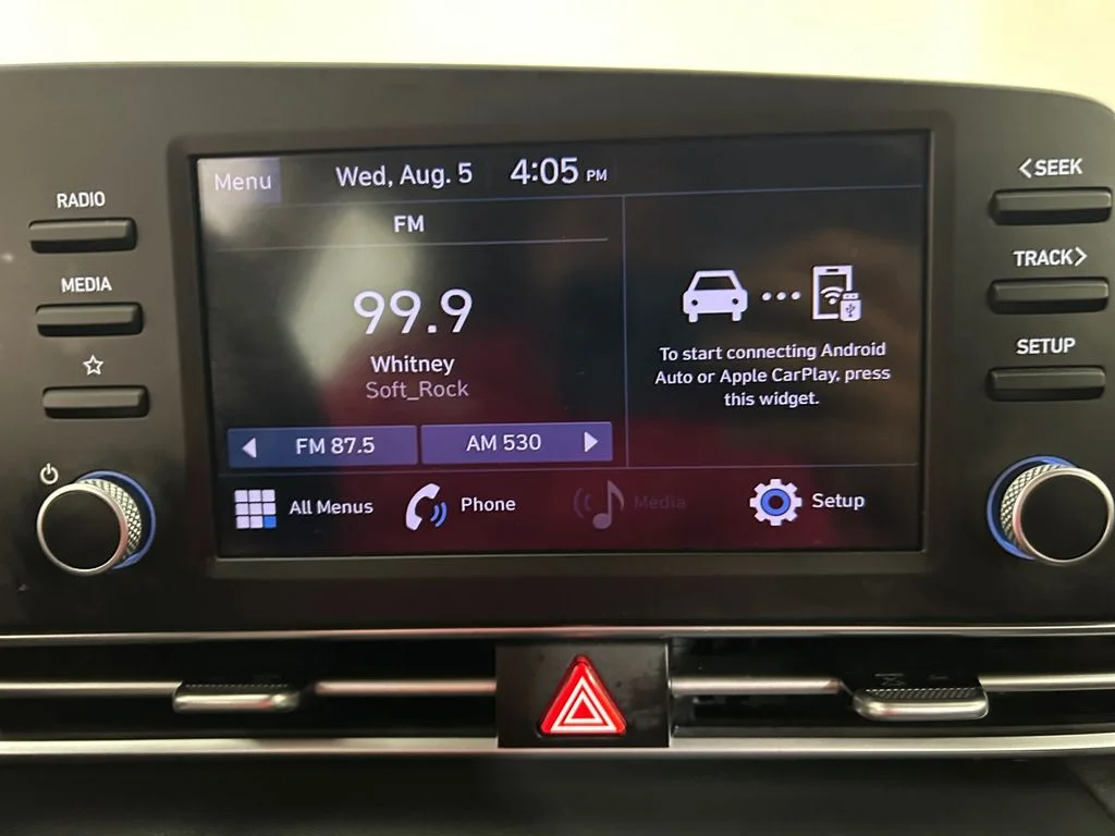 Used 2022 Gray Hyundai SE image 11