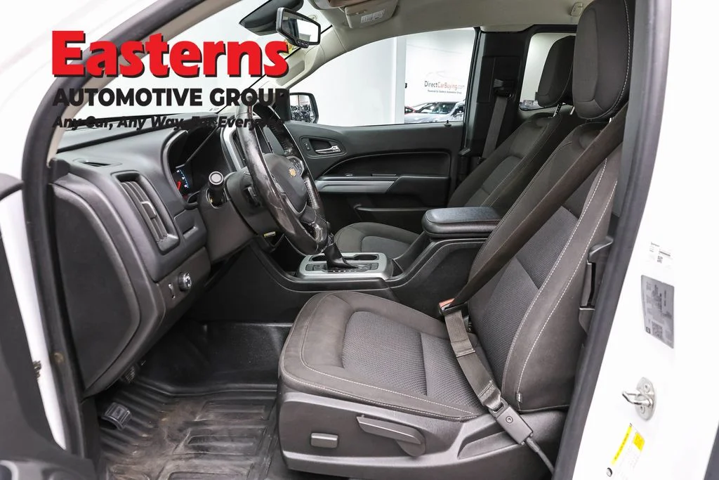Used 2022 White Chevrolet LT image 13