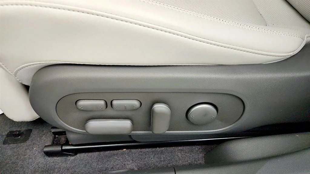 Used 2025 Digital Teal Hyundai Limited AWD image 12