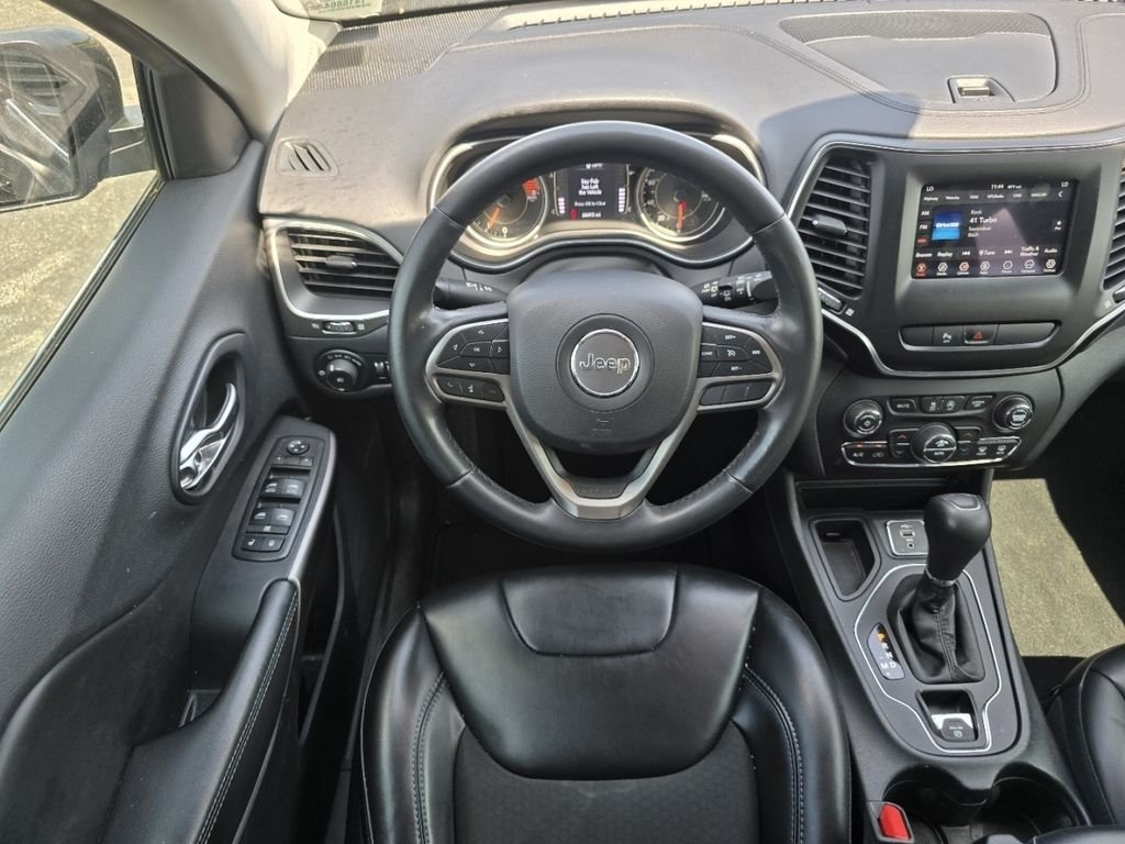 Used 2019 Black Jeep Latitude Plus image 20