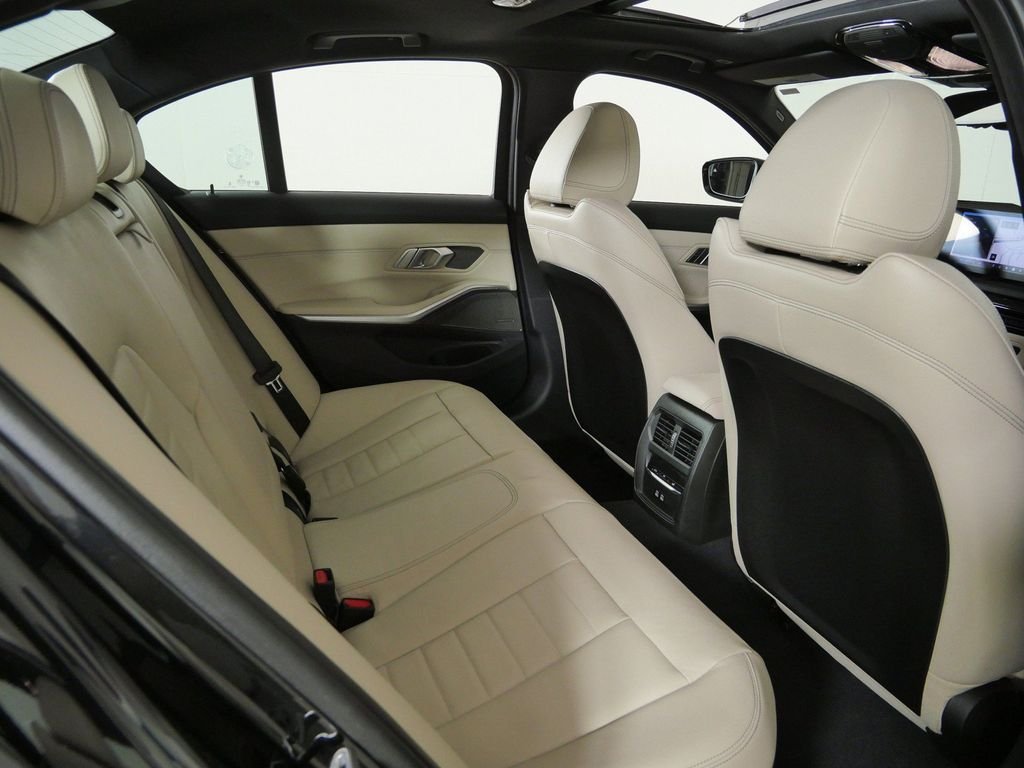 New 2026 Black Sapphire Metallic BMW 330i xDrive image 25