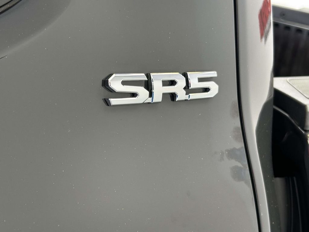 Used 2025  Toyota SR5 image 10
