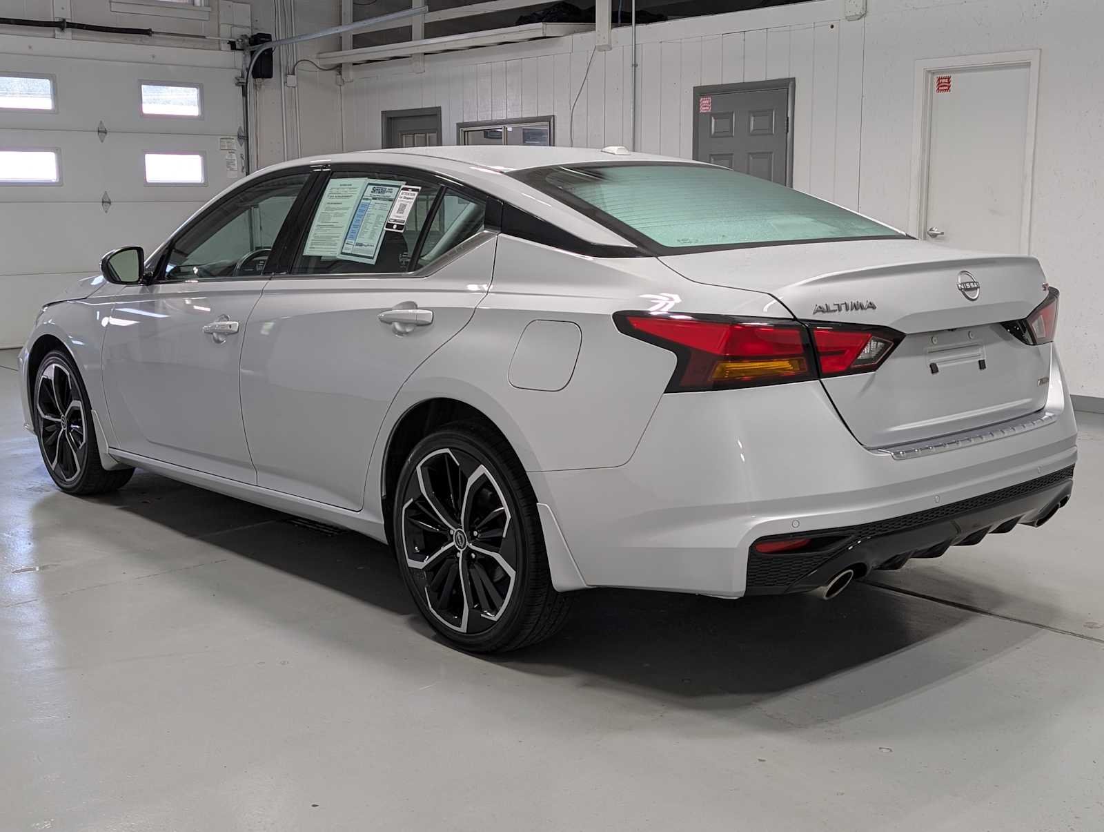 Used 2023 Brilliant Silver Metallic Nissan 2.5 SR image 10