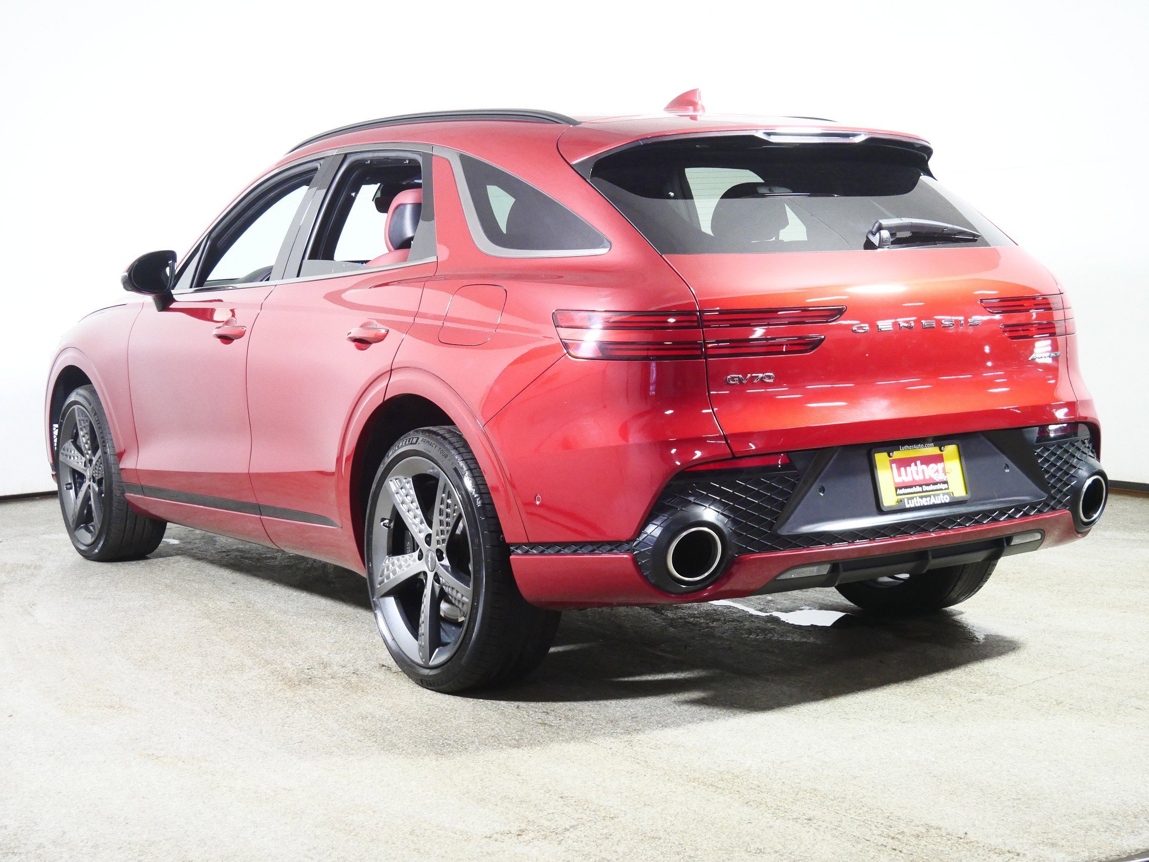 Used 2023 Mauna Red Genesis 3.5T Sport image 5