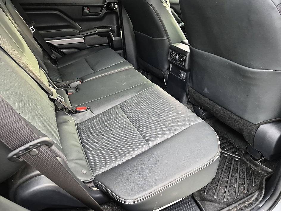 Used 2025 Cutting Edge Toyota SR5 image 34