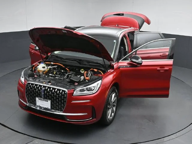 Used 2023 Red Lincoln Grand Touring image 56