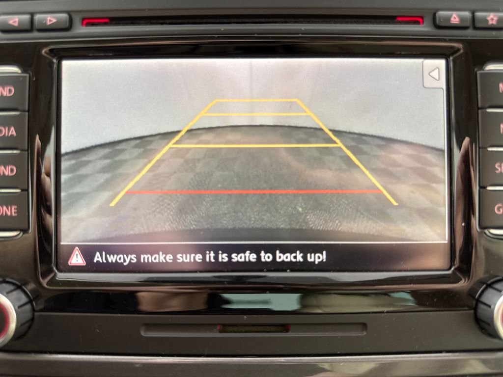 Used 2012  Volkswagen S image 16