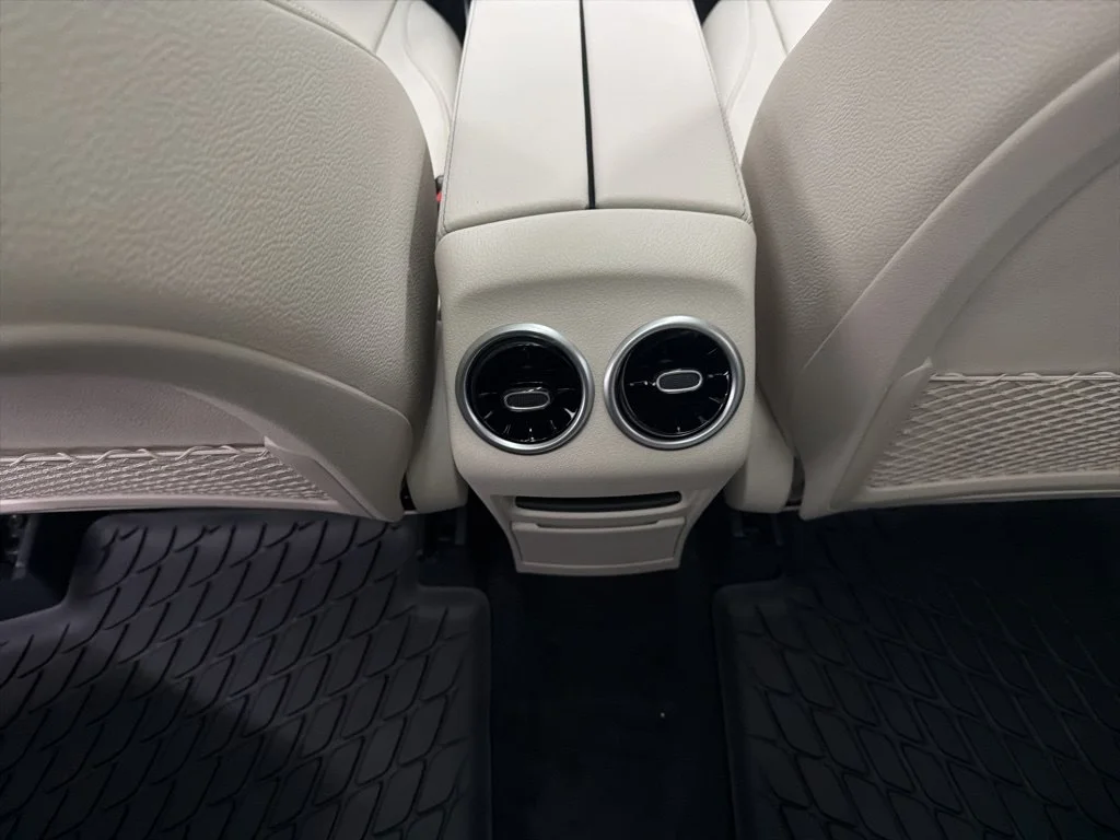Used 2026 Black Mercedes-Benz GLB 250 image 22