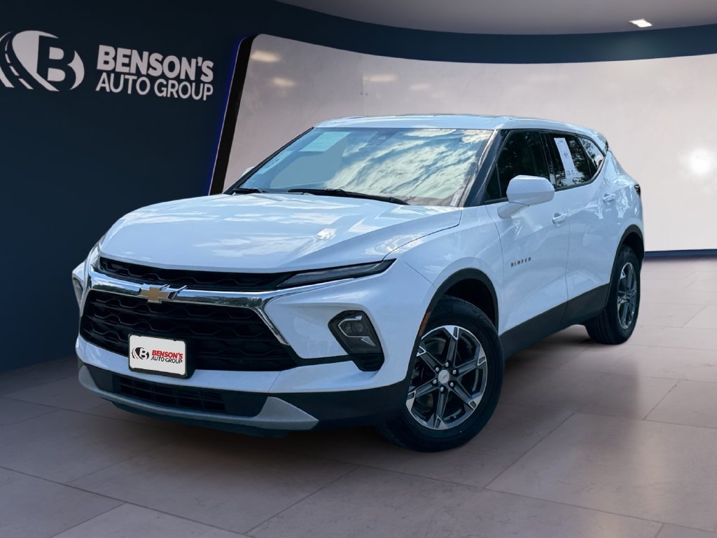 Used 2025 White Chevrolet LT image 1