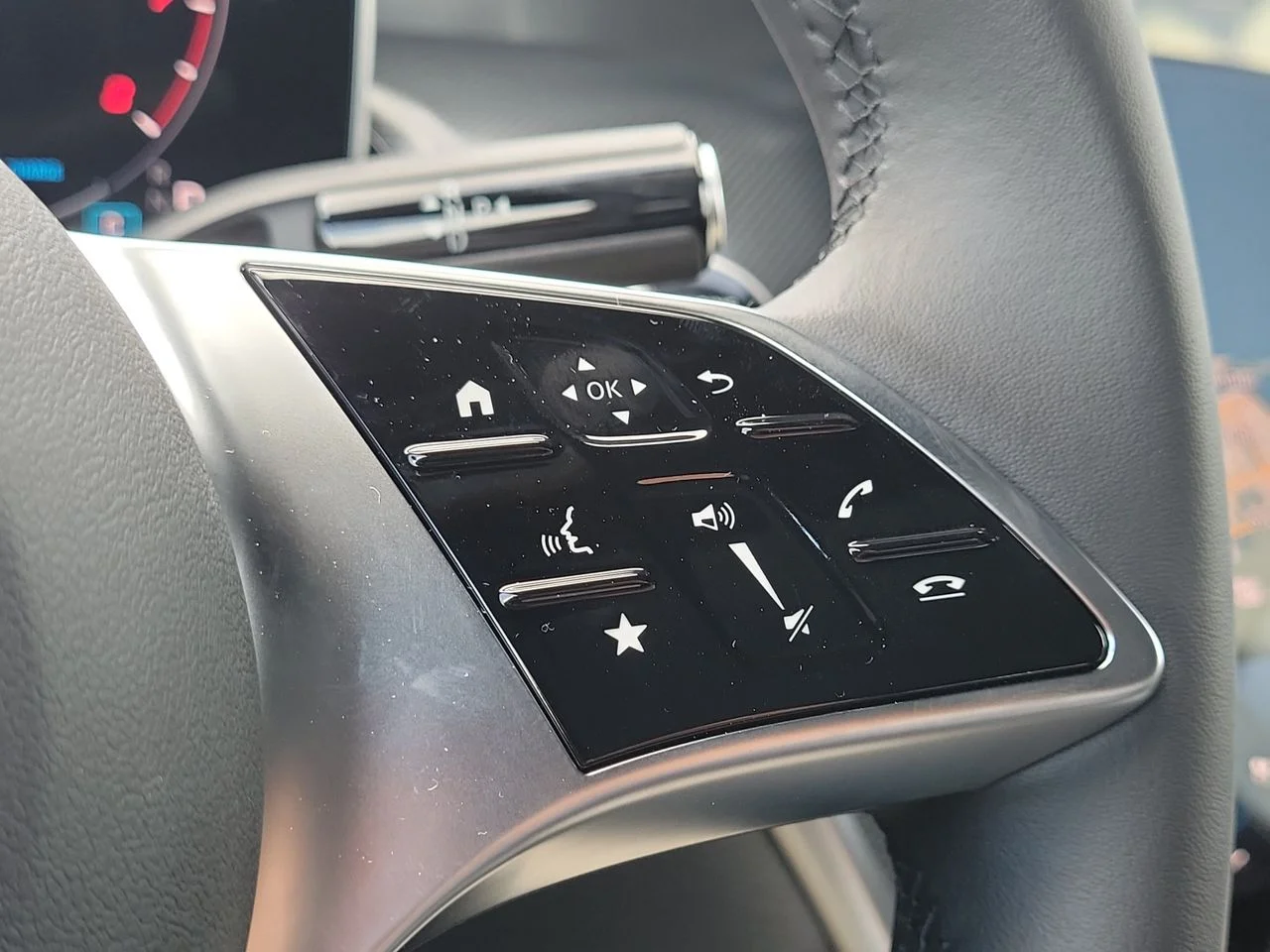 New 2026 Cirrus Silver Metallic Mercedes-Benz GLC 300 image 31