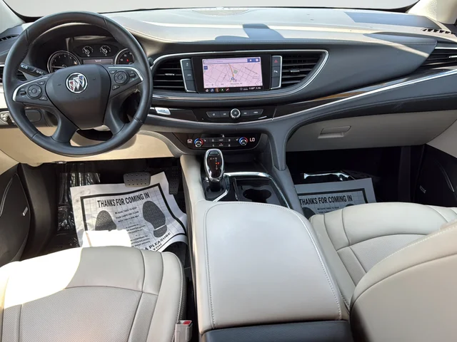 Used 2020 Red Buick Essence image 11