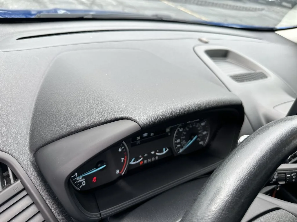 Used 2021 Blue Ford SE image 10
