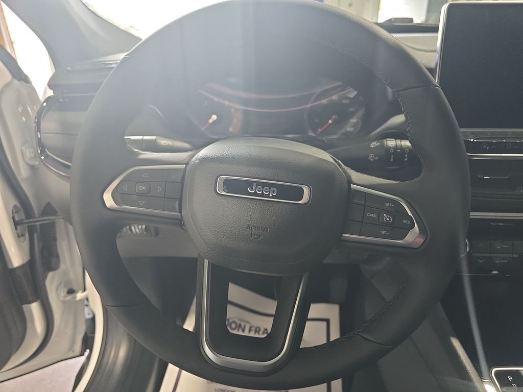 New 2026 Bright White Clearcoat Jeep Latitude image 16