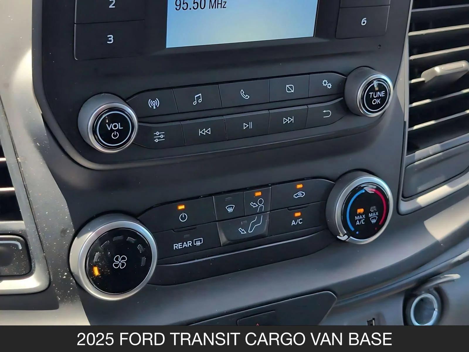 Used 2025 Oxford White Ford Base image 23