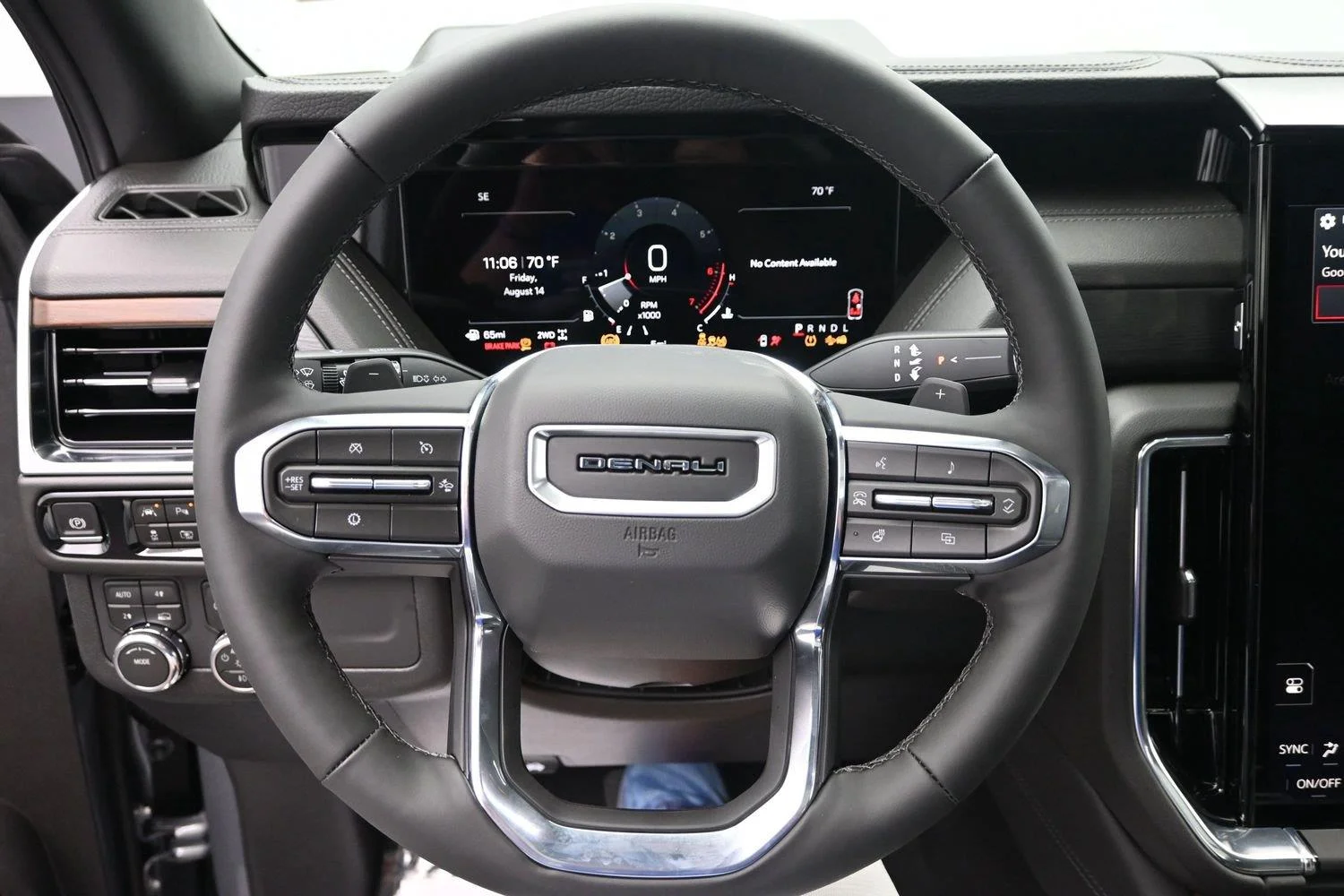 2026 GMC Yukon XL Denali - Photo 30