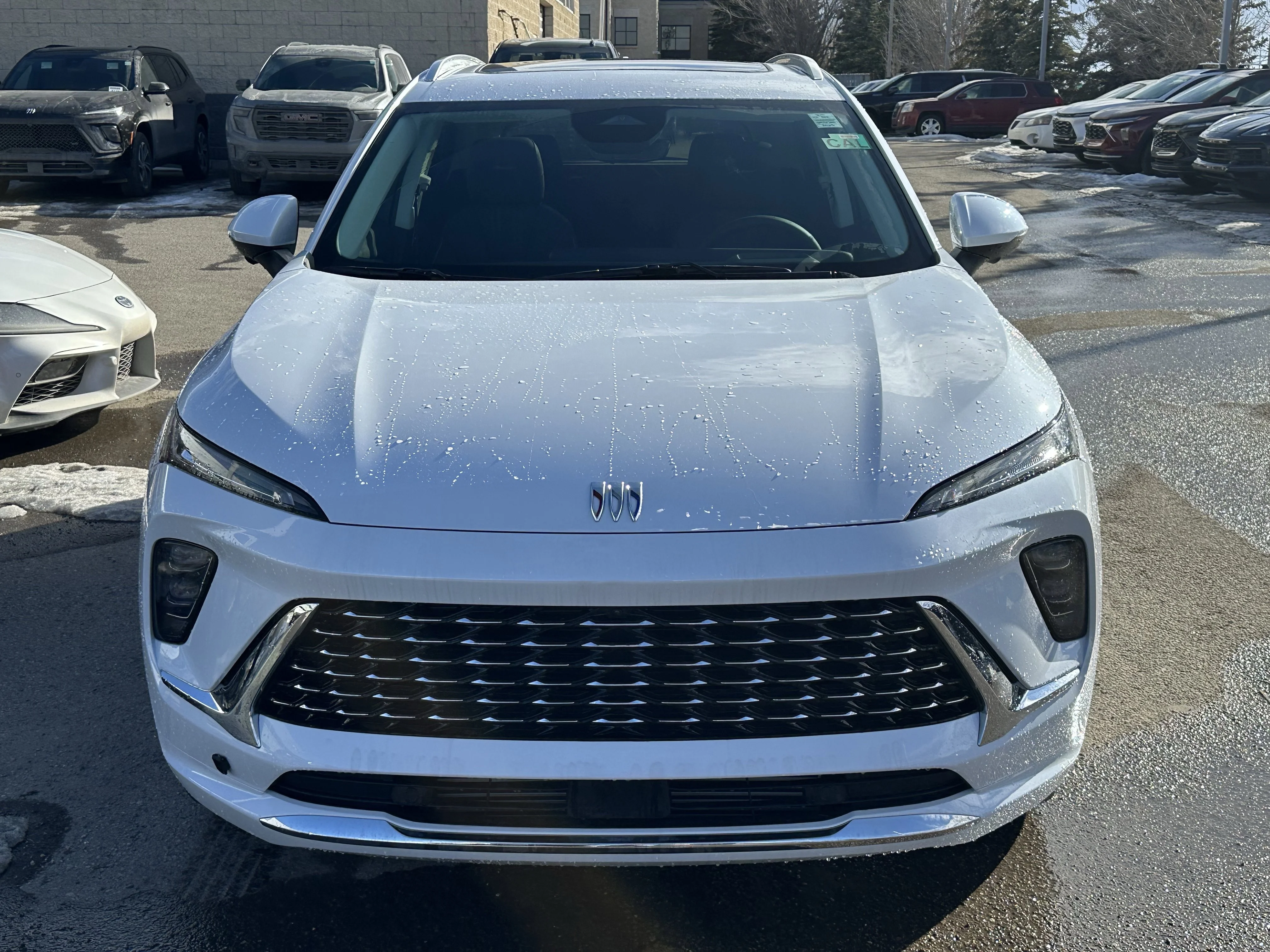 New 2026 Iridescent White Tricoat Buick Avenir image 2