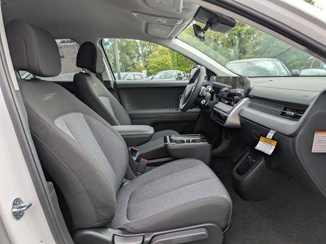 New 2026 White Hyundai SE image 10