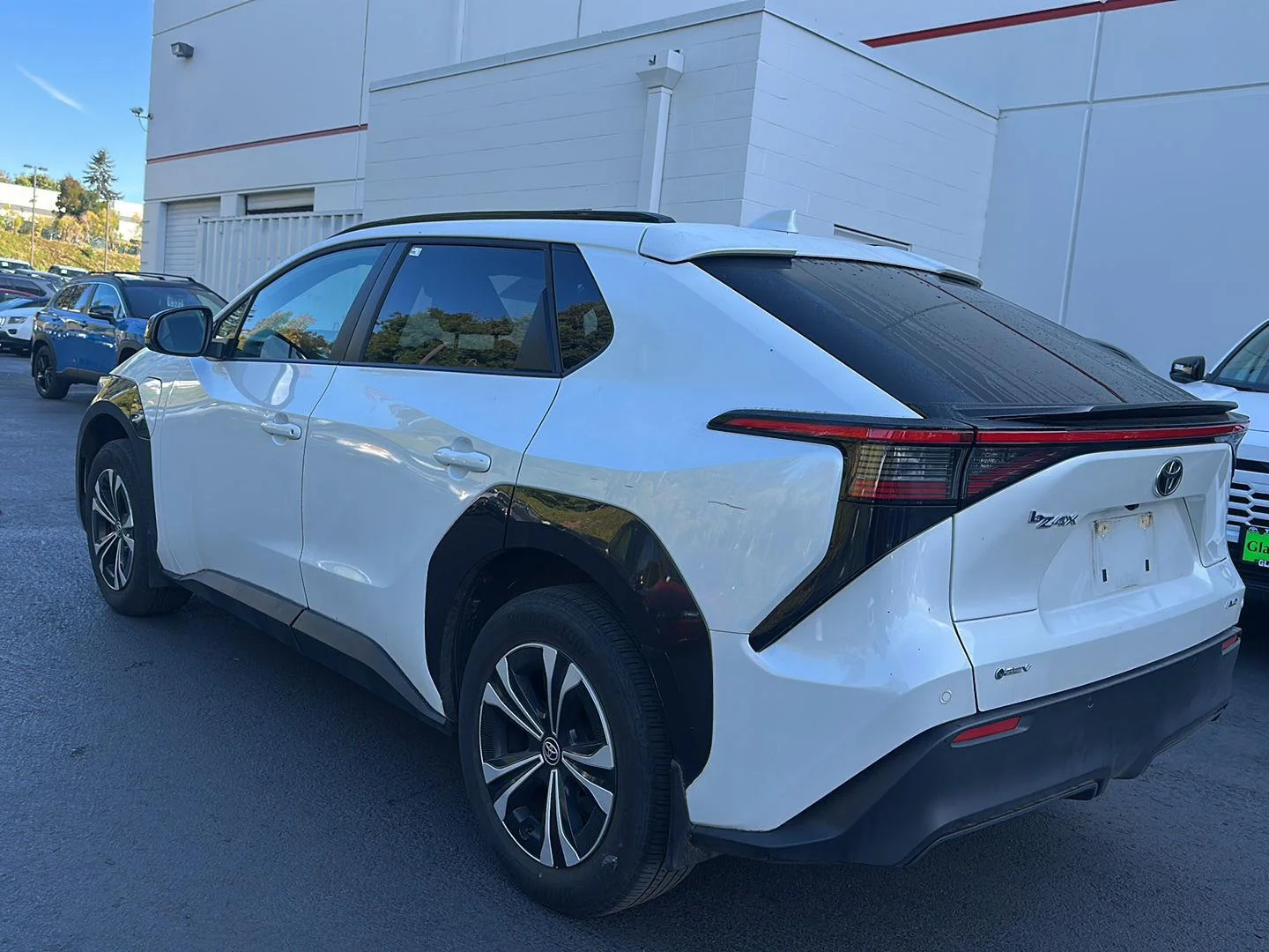 Used 2024 Wind Chill Pearl Toyota XLE image 2