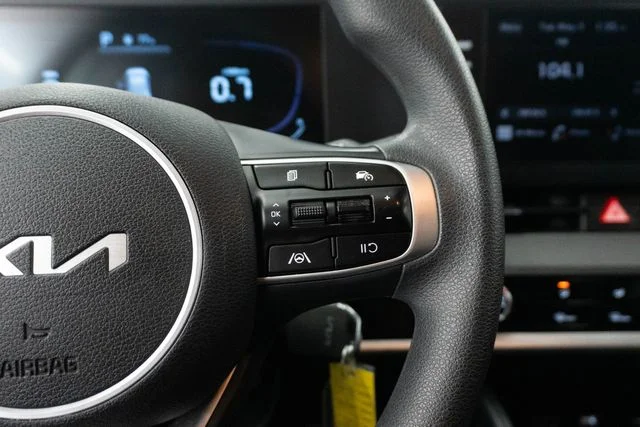 Used 2025 Black Kia LX image 19