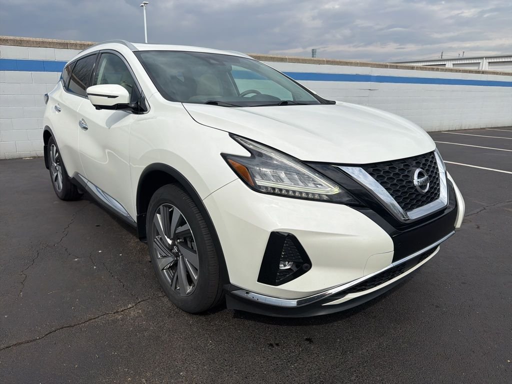 Used 2019 White Nissan SL image 7