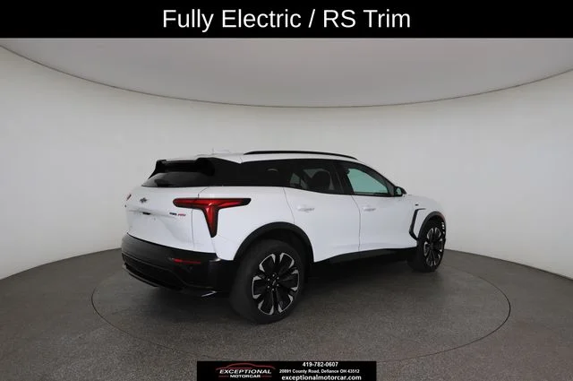 Used 2024 White Chevrolet RS image 19