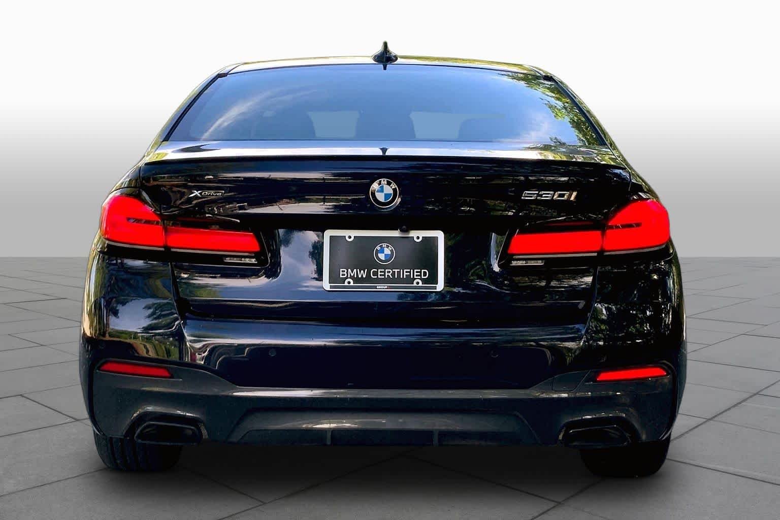 Used 2023 Carbon Black Metallic BMW 530i xDrive image 4
