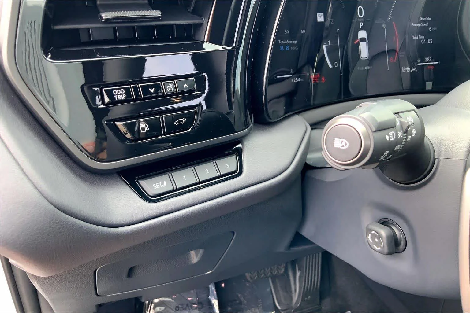 Certified Used 2025 WIND CHILL PEARL Lexus Luxury image 36
