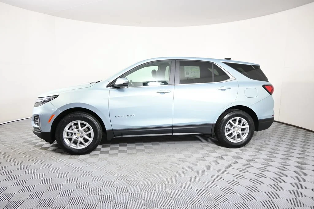 Used 2022 Chevrolet Equinox LT with VIN 2GNAXUEV5N6135850 for sale in Forest Lake, Minnesota