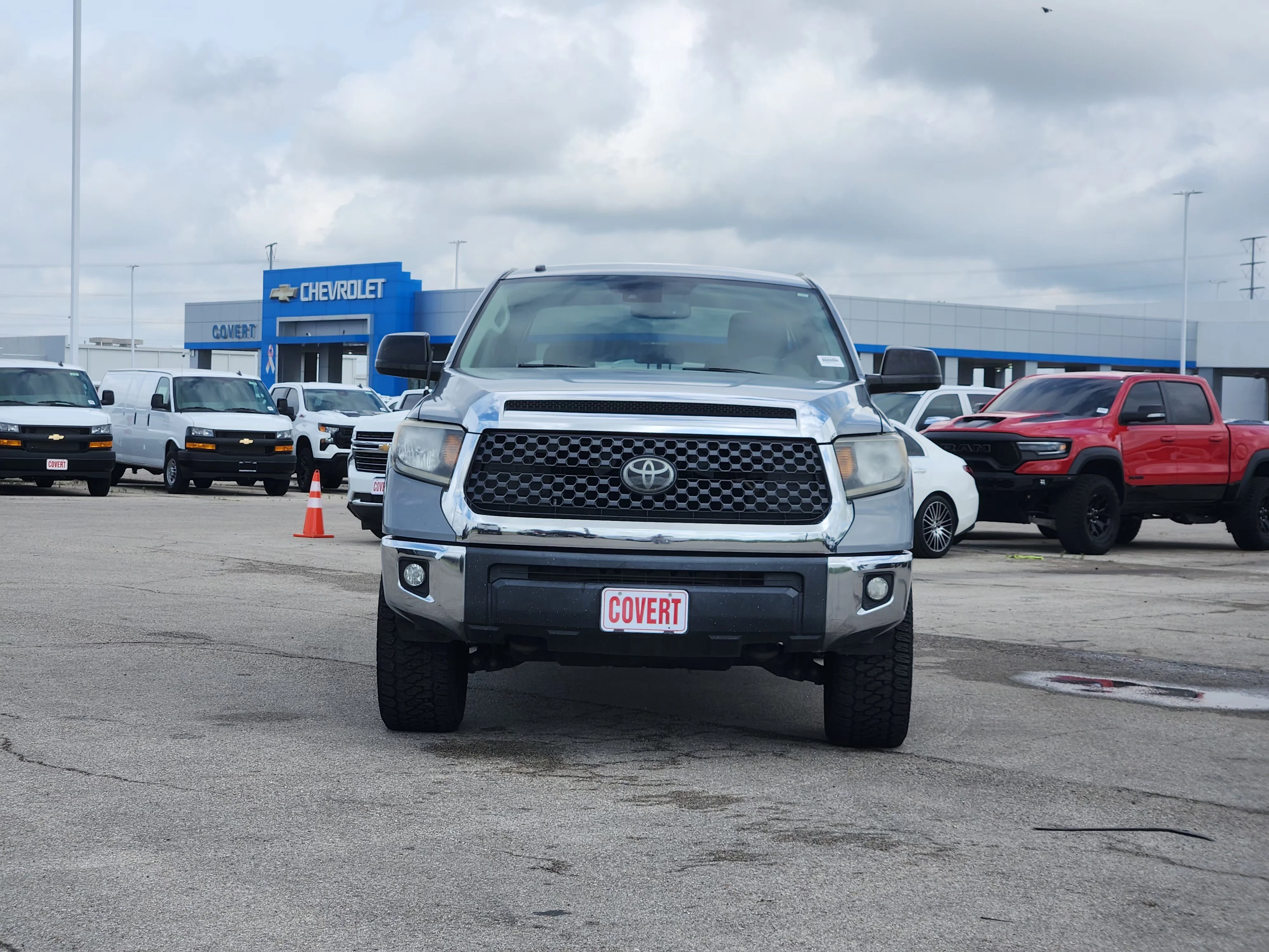 Used 2019  Toyota SR5 image 2