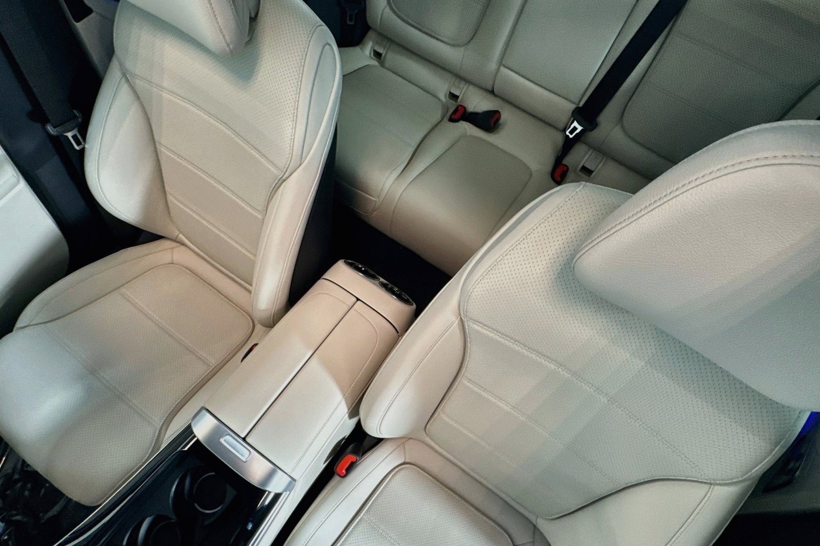 New 2026 Verde Silver Metallic Mercedes-Benz GLC 300 image 19