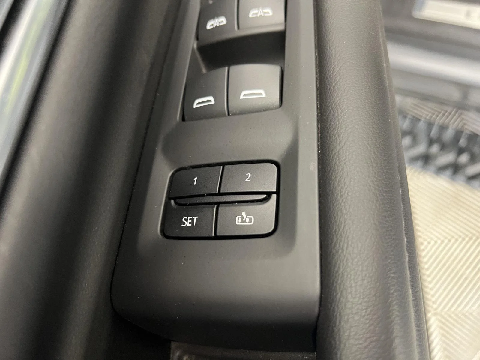 Used 2022 Satin Steel Metallic Chevrolet Z71 image 10