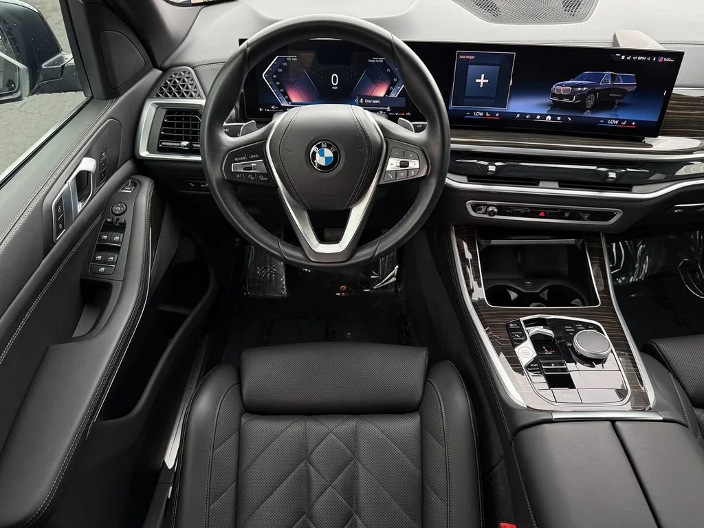 Used 2024  BMW sDrive40i image 21