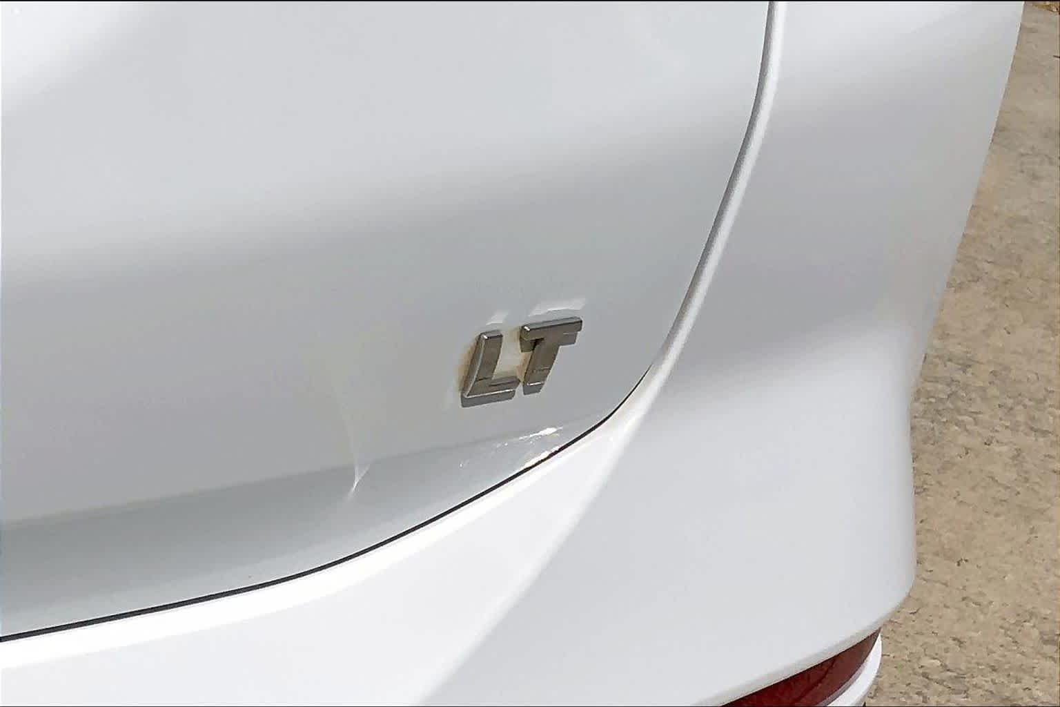 Used 2023 Summit White Chevrolet LT image 10