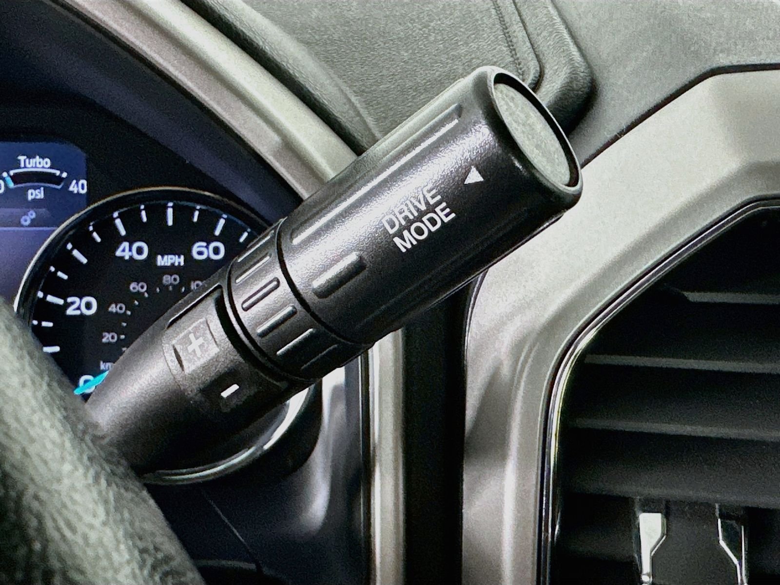 Used 2020 Black Metallic Ford Lariat image 17