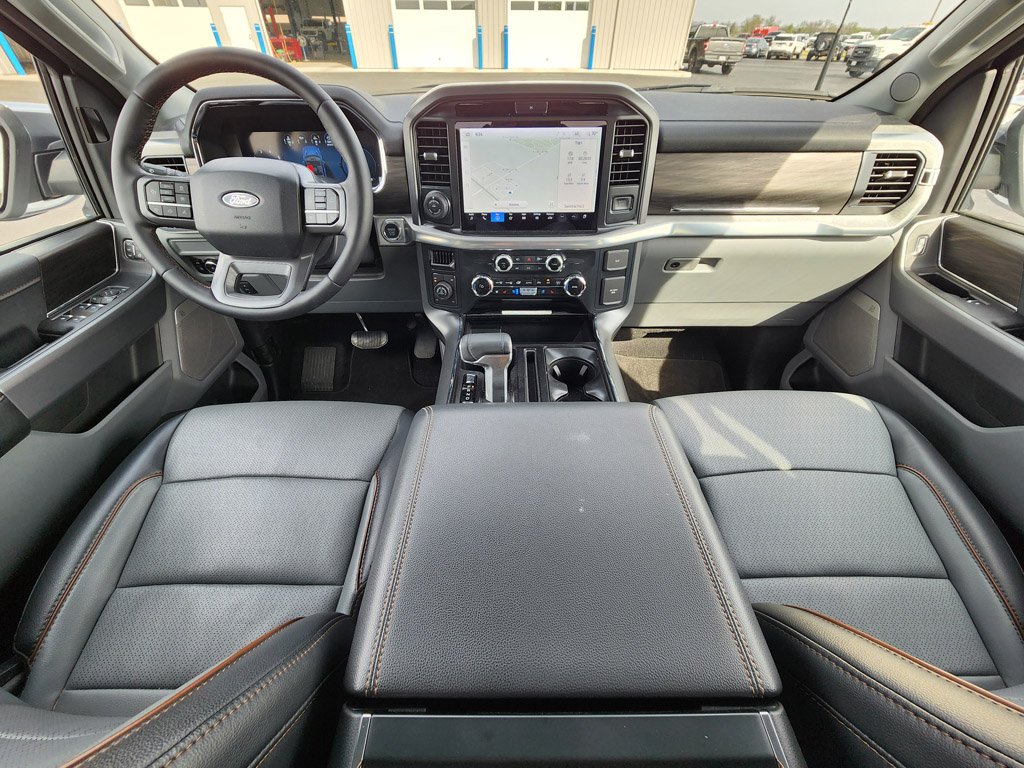 Used 2025 Oxford White Ford LARIAT image 13