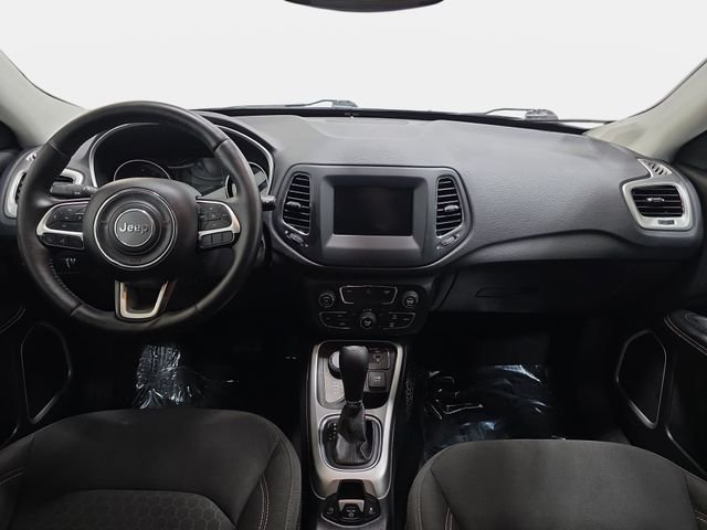 Used 2020 Diamond Black Crystal Pearlcoat Jeep Sport image 10