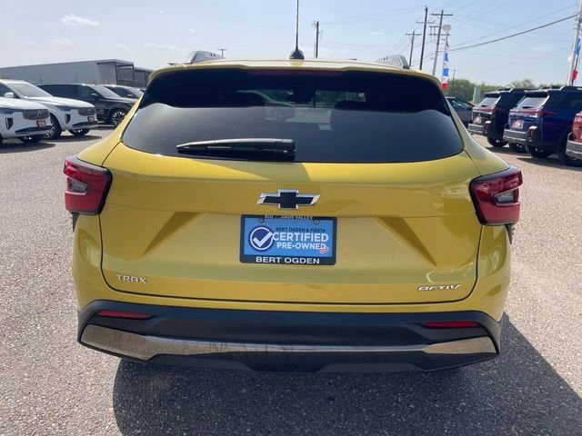 Used 2025 Yellow Chevrolet ACTIV image 8