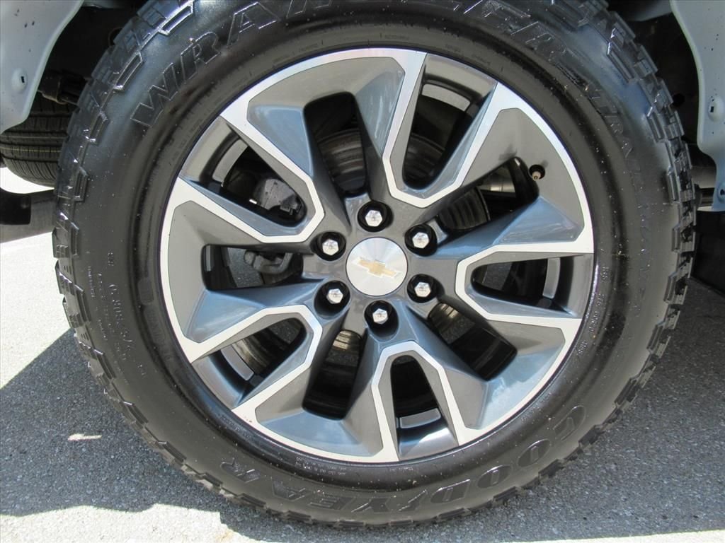 Used 2024 White Chevrolet LT image 8