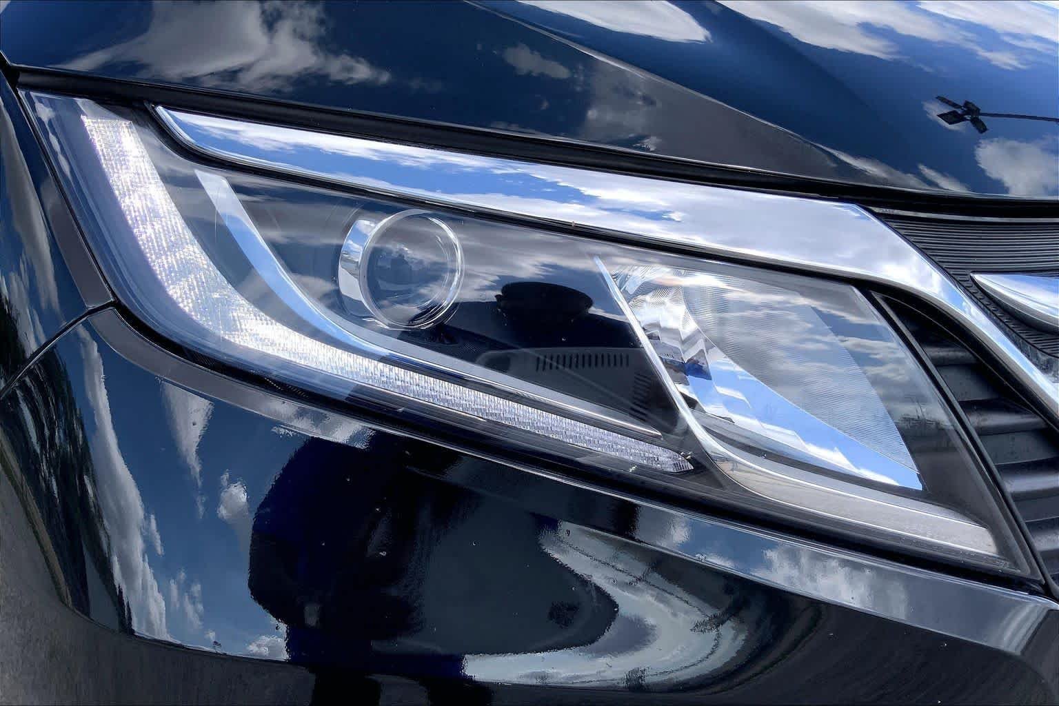 Used 2018 Crystal Black Pearl Honda EX-L image 27