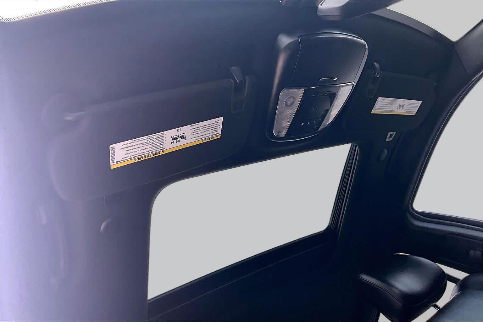 Used 2019 Granite Crystal Metallic Clearcoat Jeep Altitude image 14