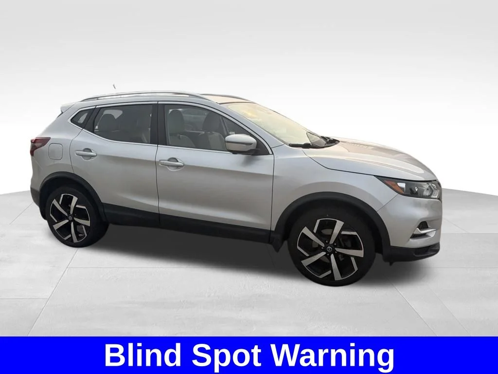 Used 2020 Silver Nissan SL image 6