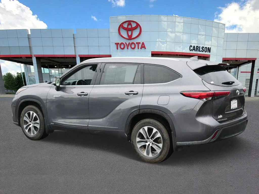 Used 2021 Gray Toyota XLE image 6