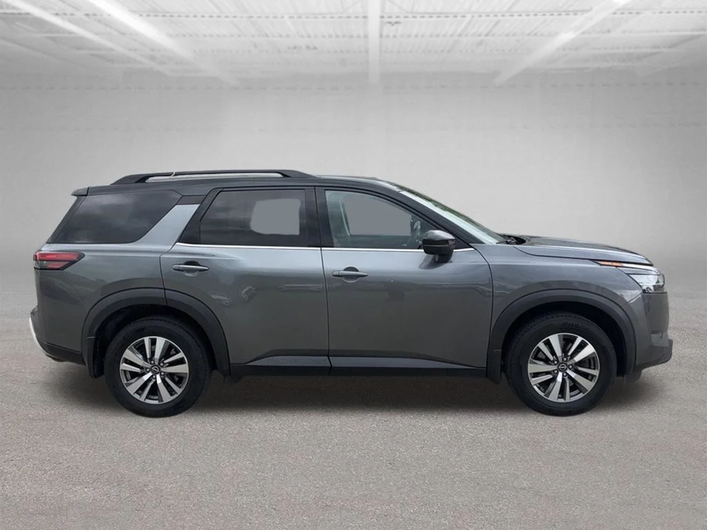 Used 2022 Gray Nissan SL image 20