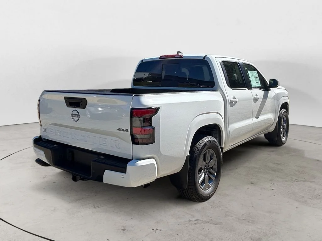 New 2026 Glacier White Nissan SV image 5