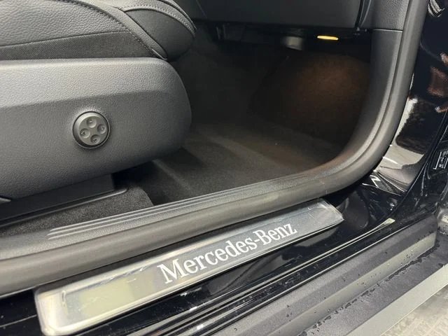 New 2027 Black Mercedes-Benz GLC 300 image 41