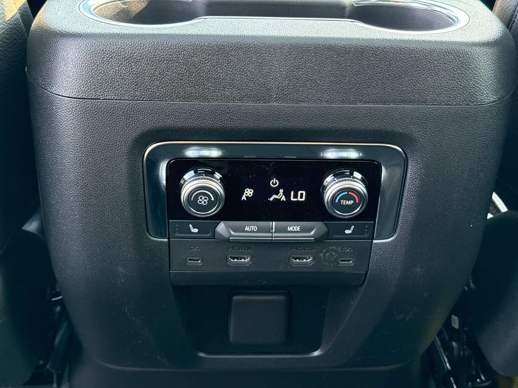 2026 GMC Yukon XL Denali - Photo 29