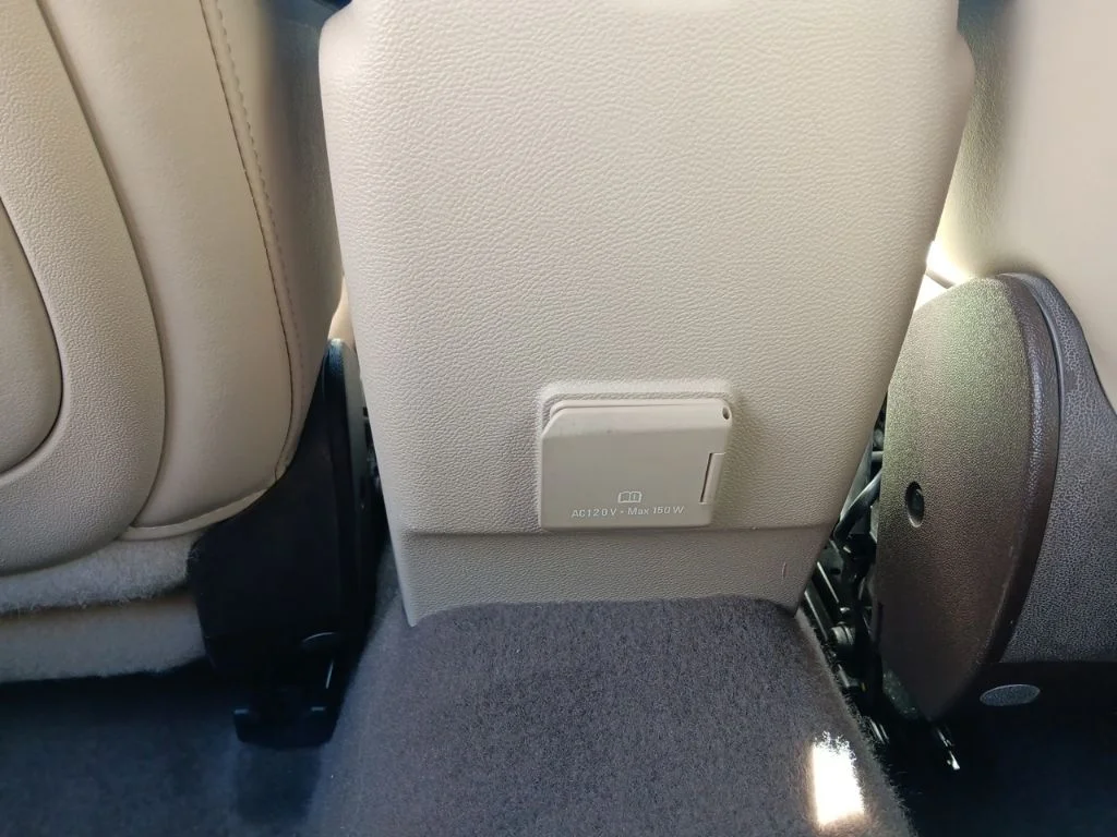 Used 2013 White Diamond Tricoat Chevrolet LTZ image 33